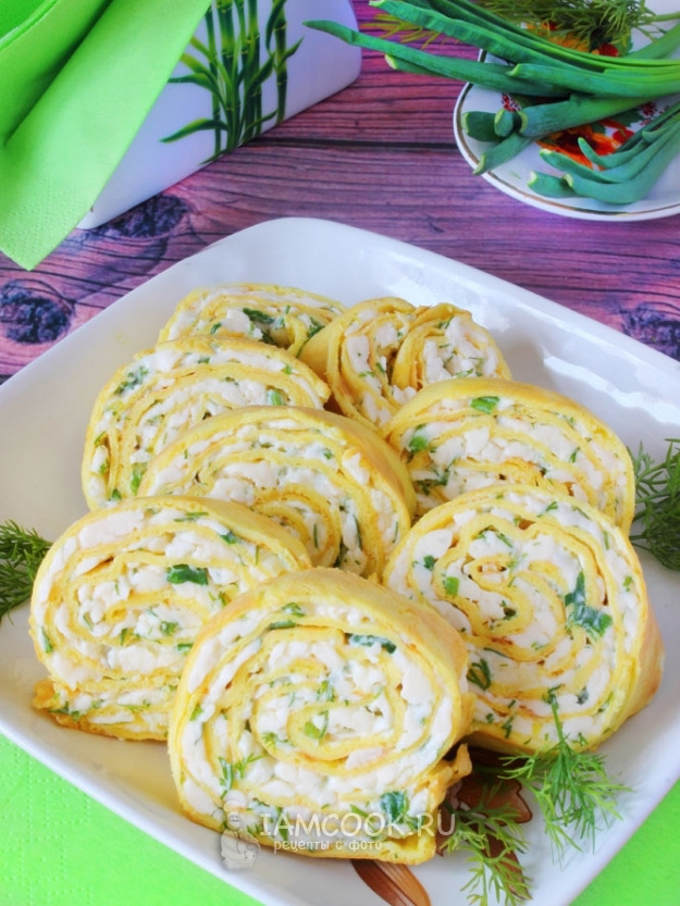 Лёгкий овальный рулет из плавленого сыра: быстрый рецепт без хлопот