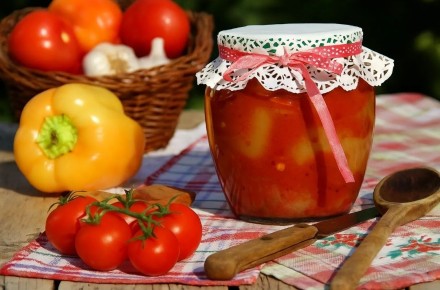 Как заготовить ароматный болгарский перец в томатной пасте: простые шаги для зимнего наслаждения