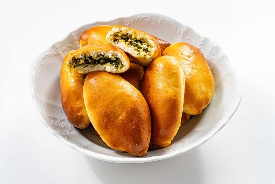 Восторг на кухне: пирожки со щавелем и яйцом