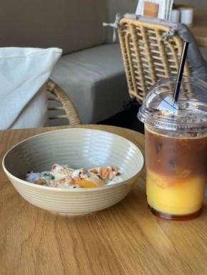 Скоро в меню: драник с лососем и сырным соусом в «Нами»