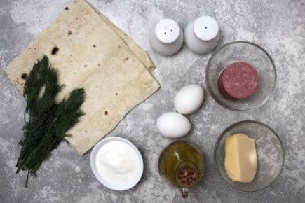 Вкусные лавашные рулетики с колбасой и сыром за 20 минут