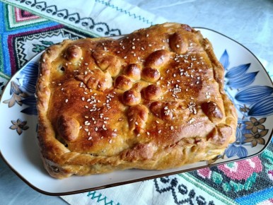 Кулебяка с тремя начинками: секреты вкусного пирога