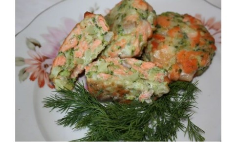 Нежные биточки из сёмги и брокколи