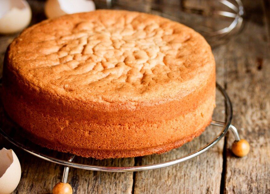 Бисквиты, которые не опадают: секреты классического и ангельского рецептов