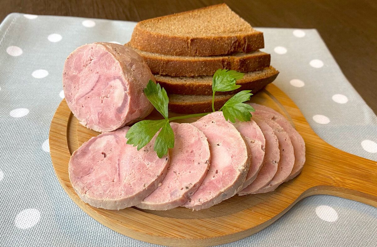 Как приготовить домашнюю ветчинную колбасу: советы и нюансы