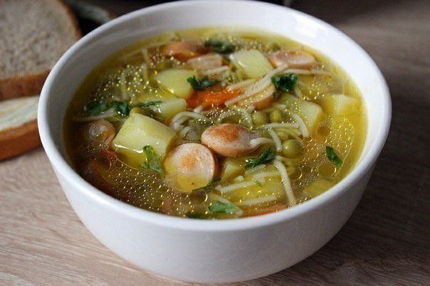 Сытный суп с сосисками за считанные минуты