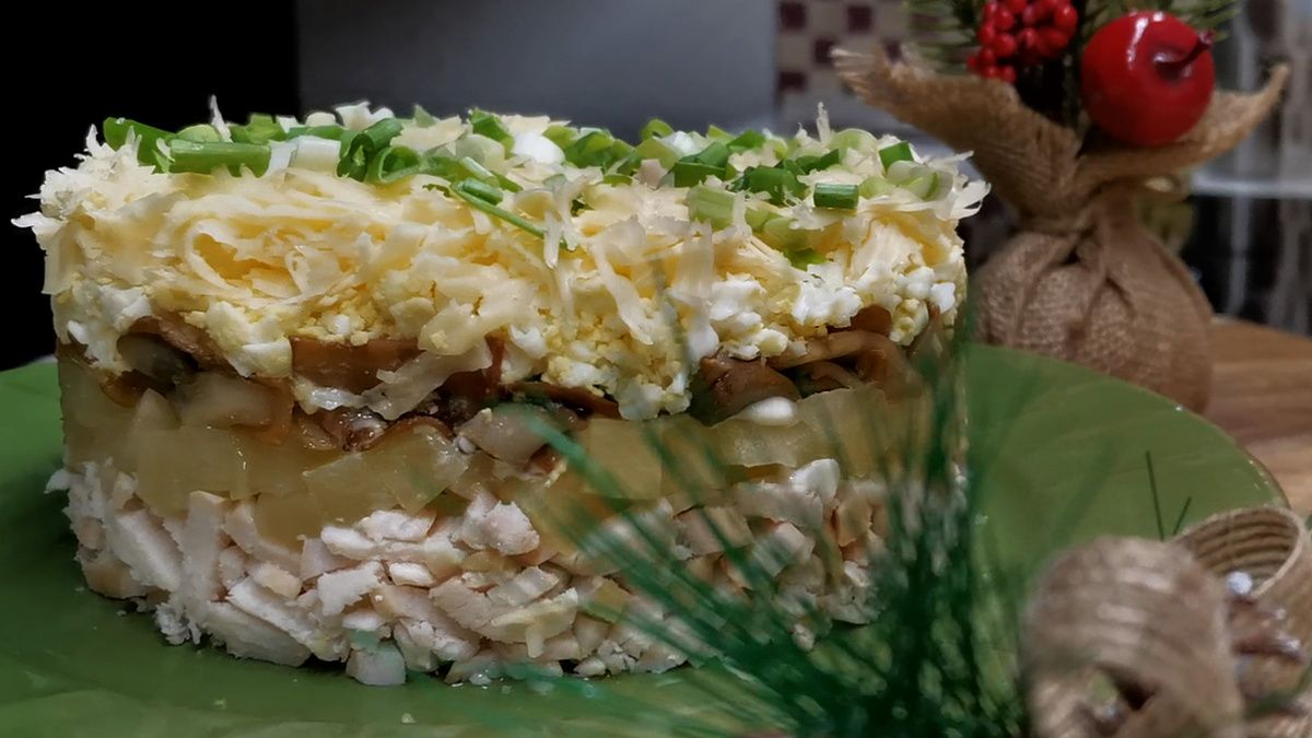 Непревзойденный салат для праздника: простой рецепт с необычным вкусом