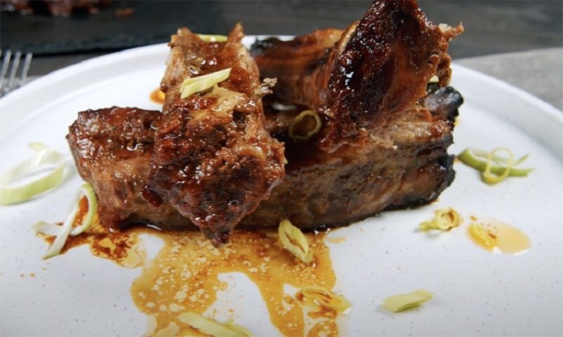 Сочная классика: рёбра в медово-горчичном маринаде из духовки