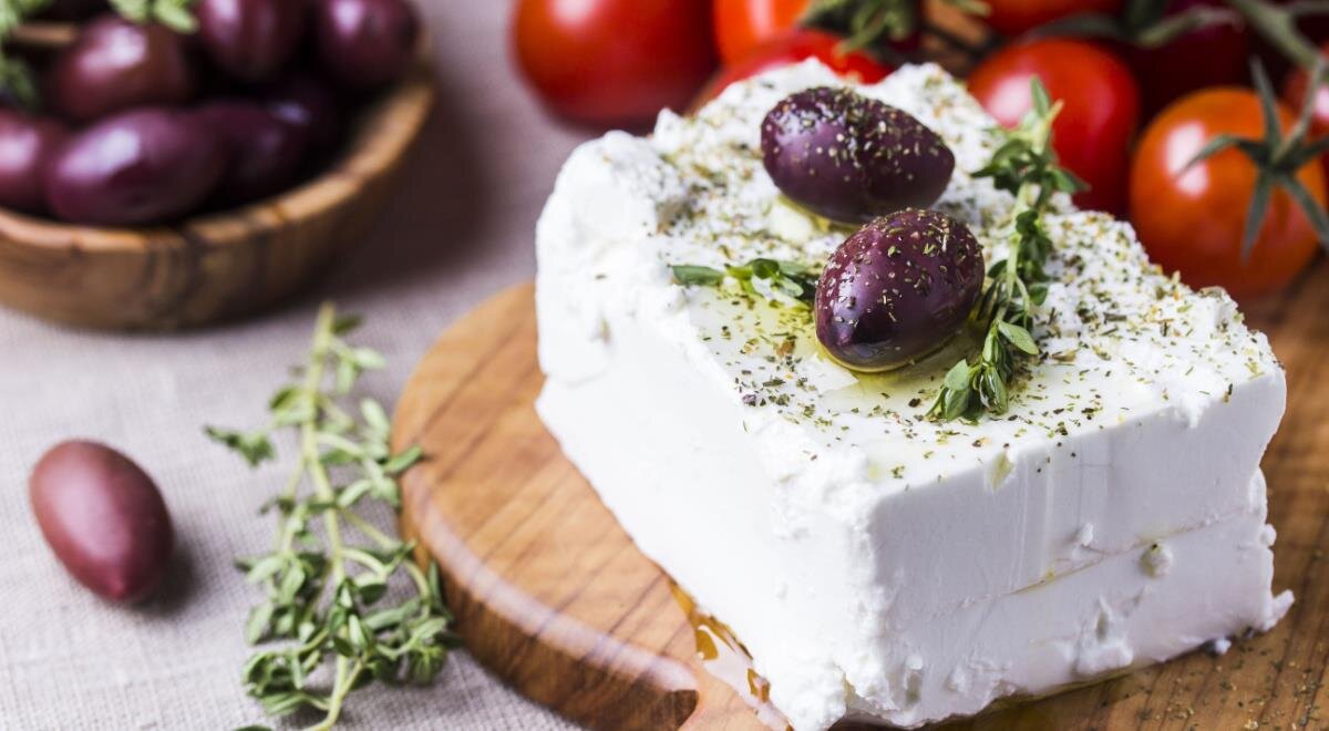 Сыр фета: как использовать и насколько его безопасно кушать