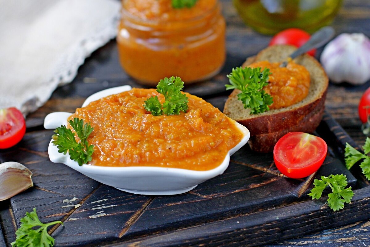 Вкус лета в каждой банке: Как приготовить овощную икру