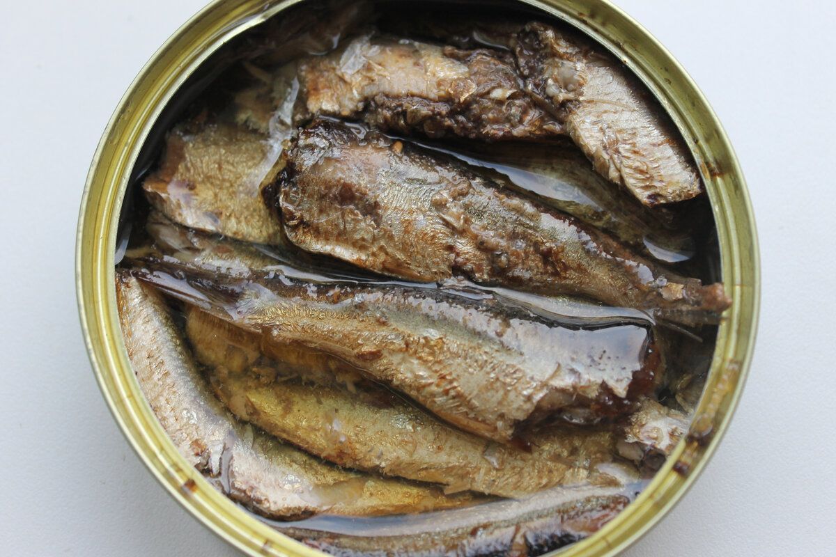 Шпроты: забытая закуска, которая снова в моде