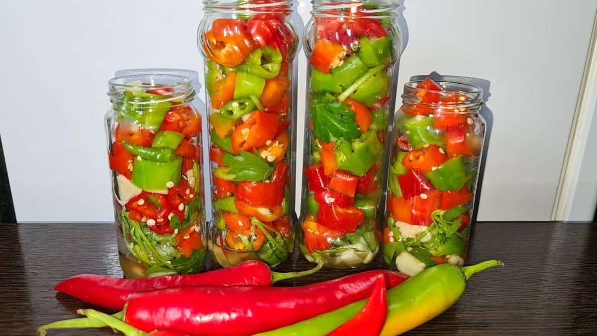 Как замариновать острый перец на зиму: простой и вкусный рецепт