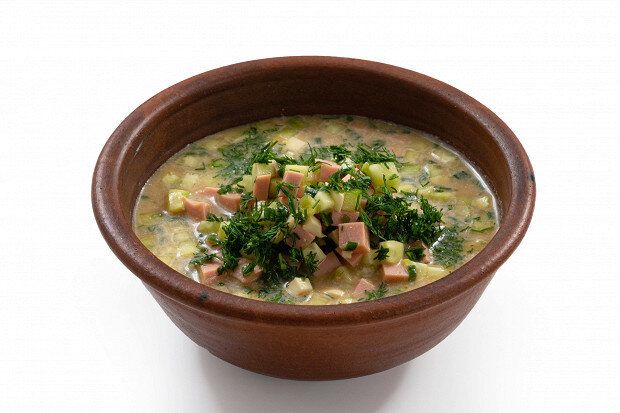 Окрошка с докторской колбасой: легкий и вкусный рецепт для жарких дней