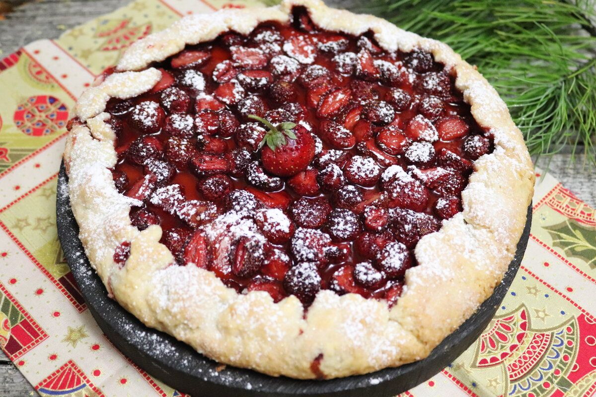 Вкусный песочный пирог с ягодами: просто и необычайно аппетитно