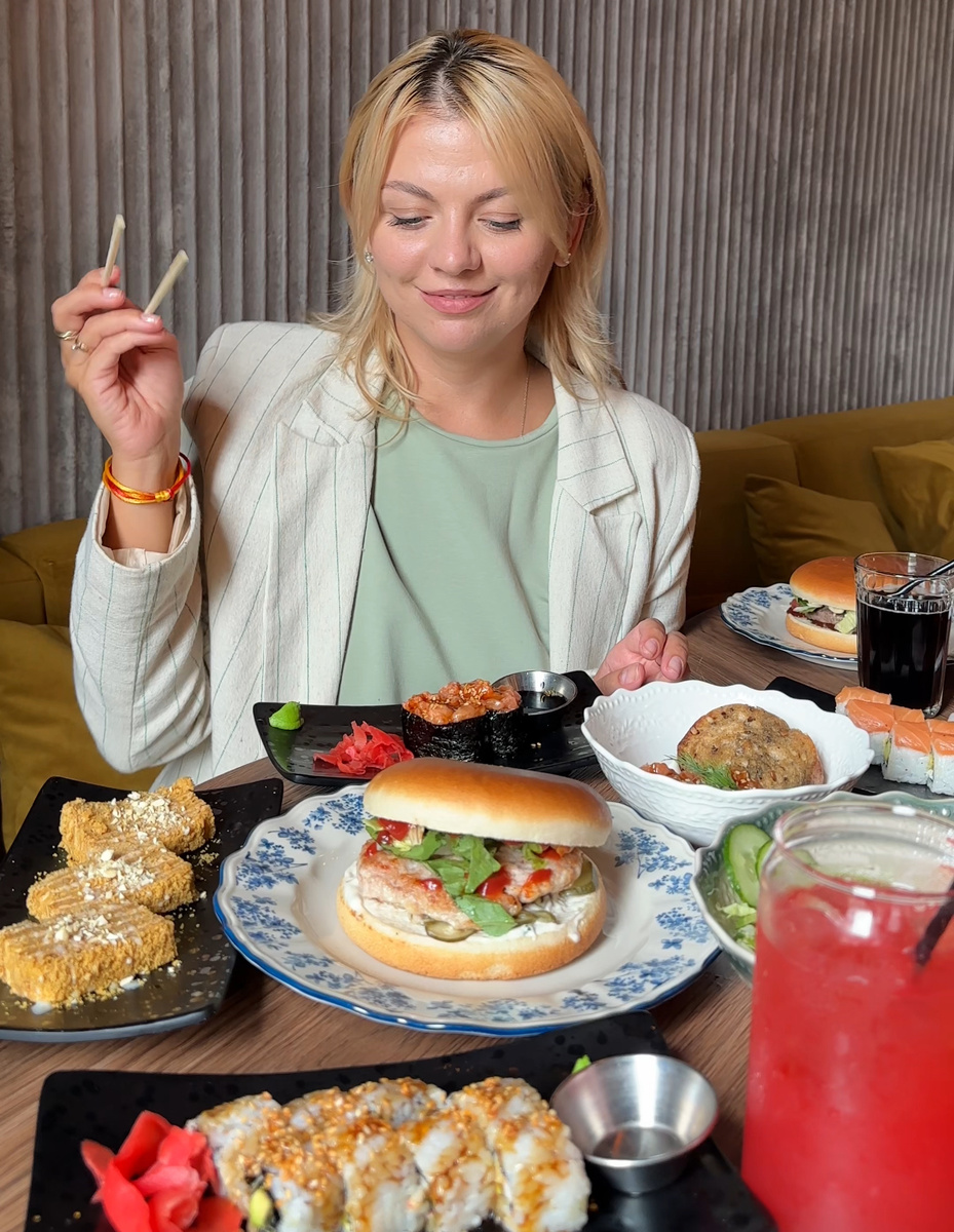 Funky Food: кафе на Трёхгорке с фиксированной ценой и яркими вечеринками