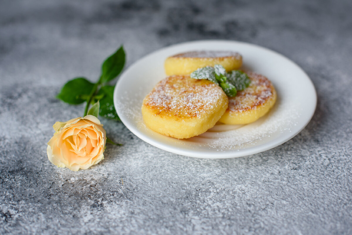 Как приготовить легкие сырники из творога: секреты и советы