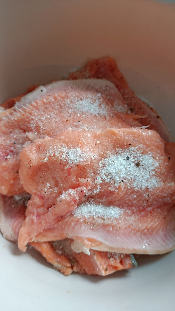 Как правильно засолить горбушу сухим способом