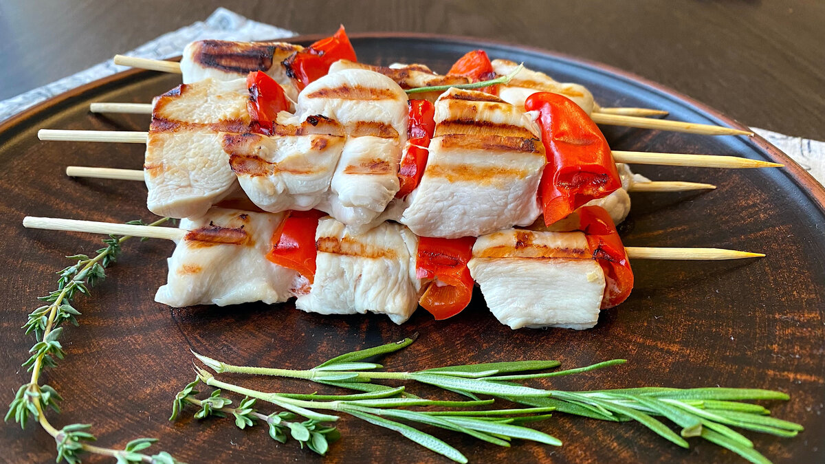 Легкие шашлычки на гриле: вкусно и полезно для всей семьи