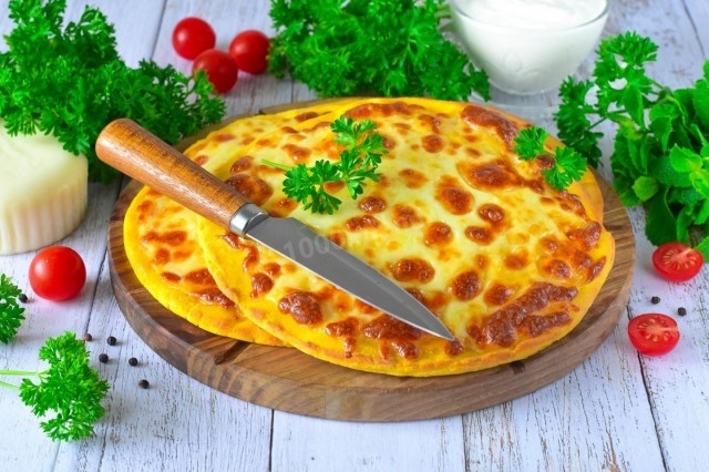 Грузинская лепешка с сыром