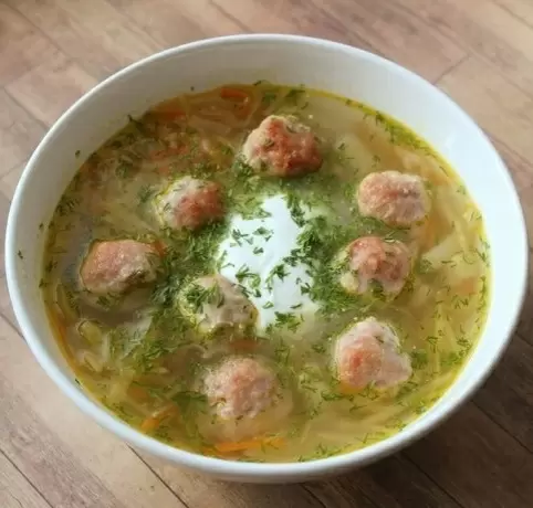 Щи с фрикадельками: уютный рецепт на зиму для всей семьи