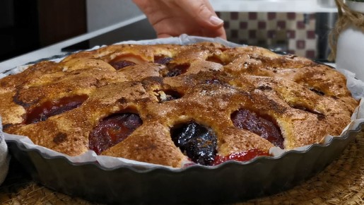 Незабываемый пирог со сливами: простой рецепт, который покоряет сердца