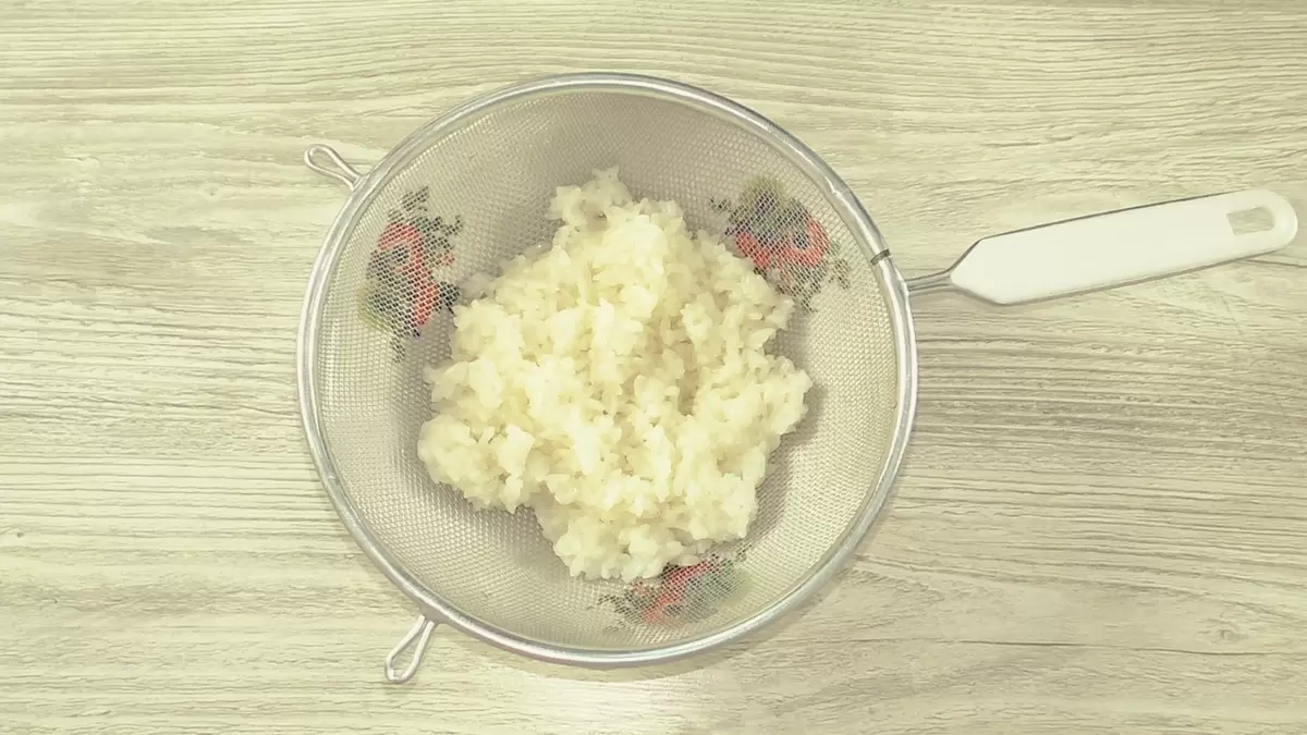 Нежные творожные биточки с рисом к чаю: простой рецепт