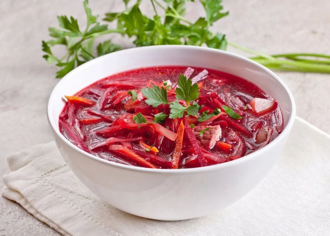 Неповторимый вкус борща: как удивить близких