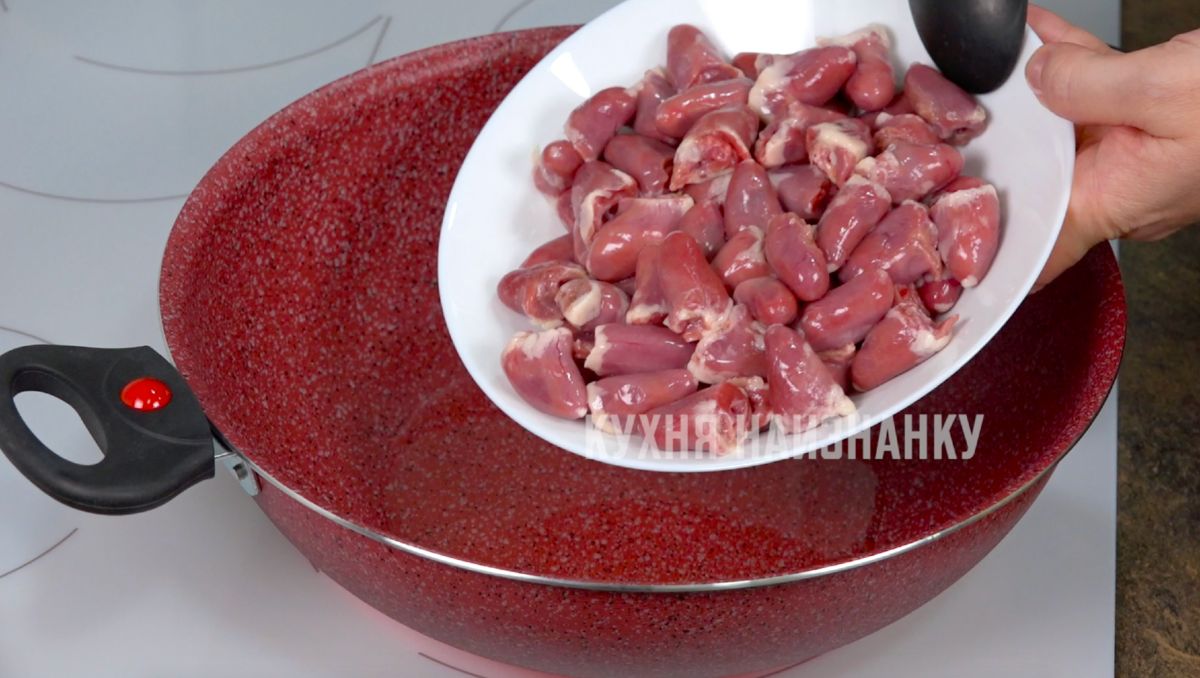 Капуста с куриными сердечками: неожиданный рецепт для гурманов